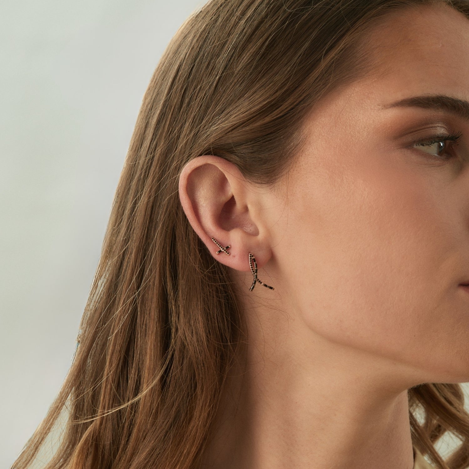 XIOMARA ASYMMETRISCHE OHRRINGE AUS ROSÉGOLD
