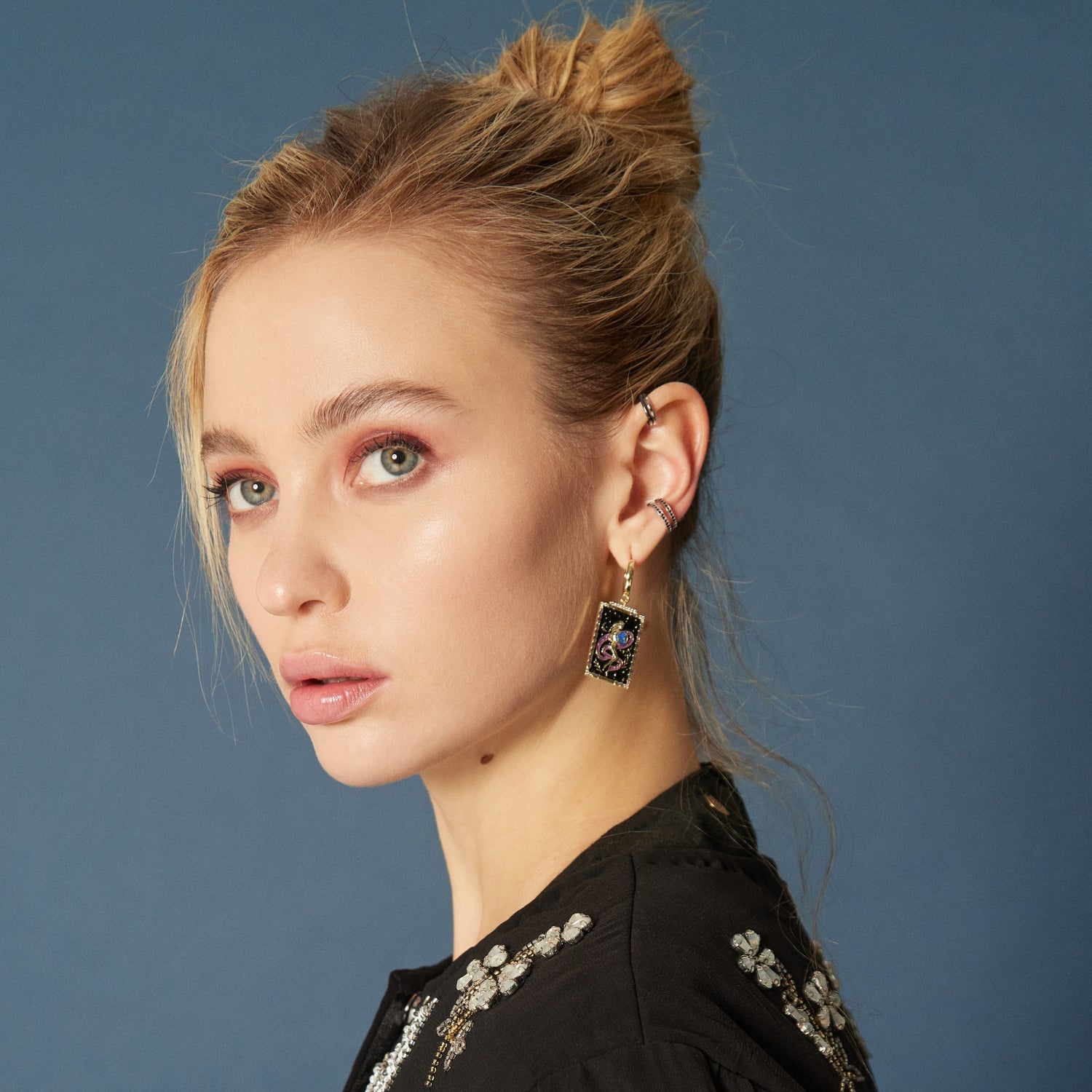 PENDIENTE PIERCING ARO TAROT EL MUNDO