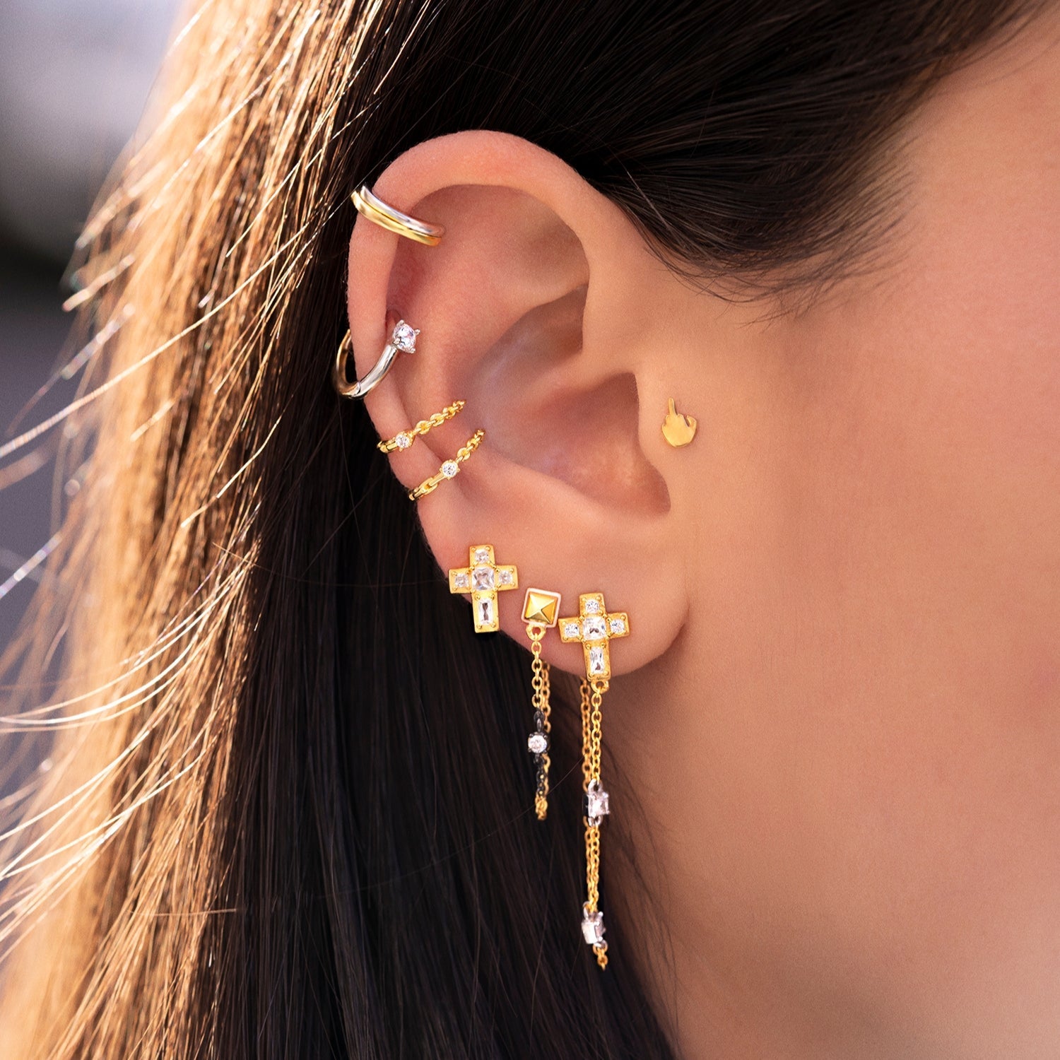 FLIP OFF SINGLE EARRING