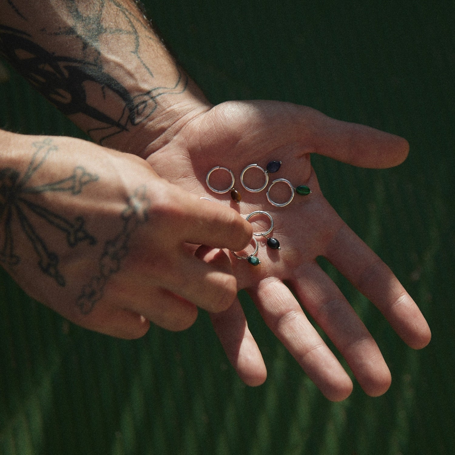 PENDIENTE PIERCING ARO BAROQUE BLACK