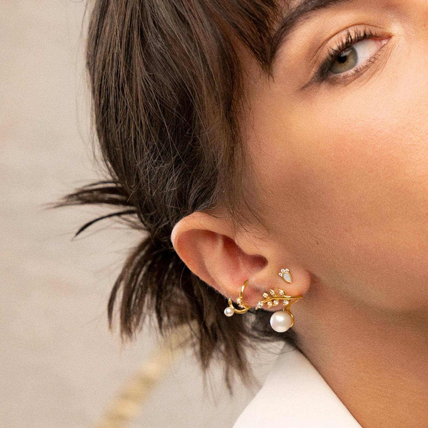 ORECCHINO PIERCING A CERCHIO PERLE BLANCHE