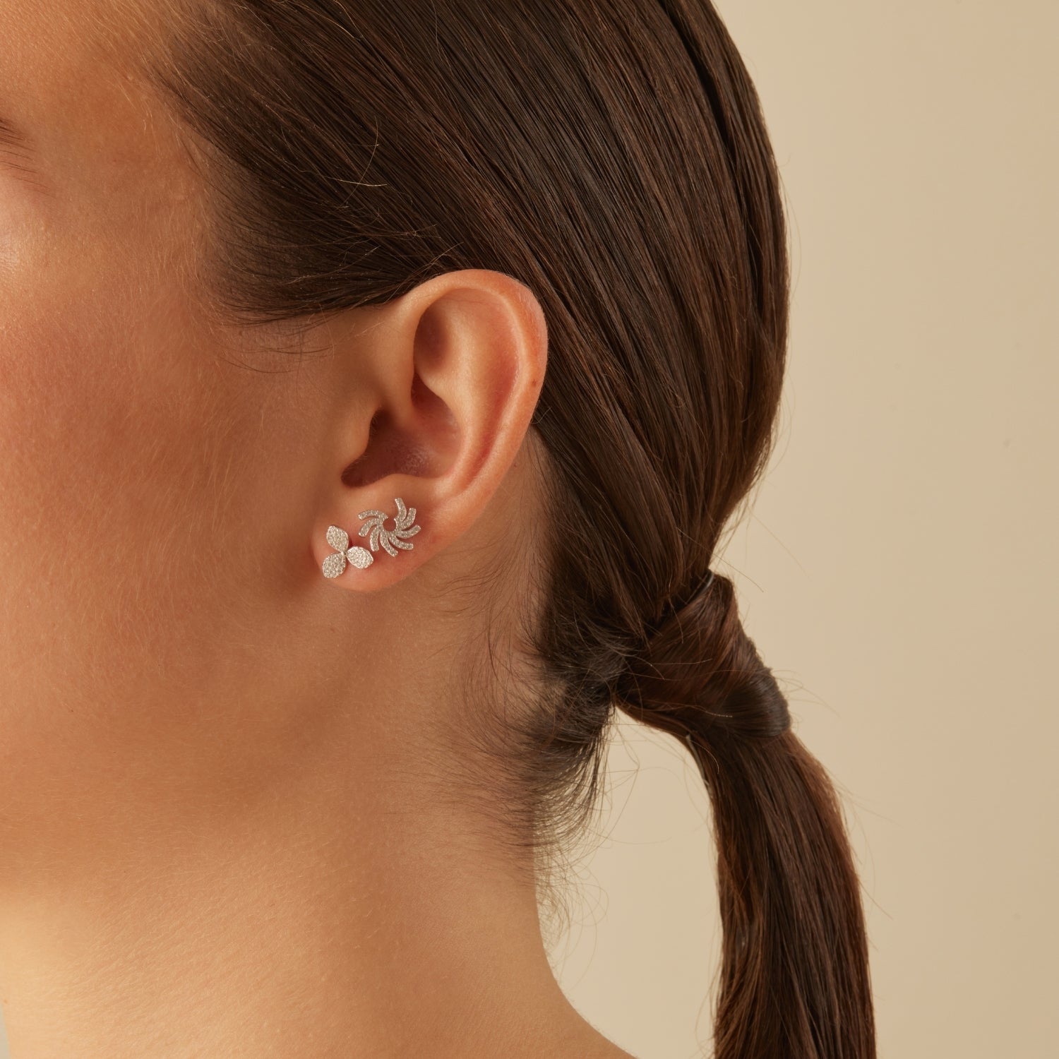 LILY PIERCING EARRING