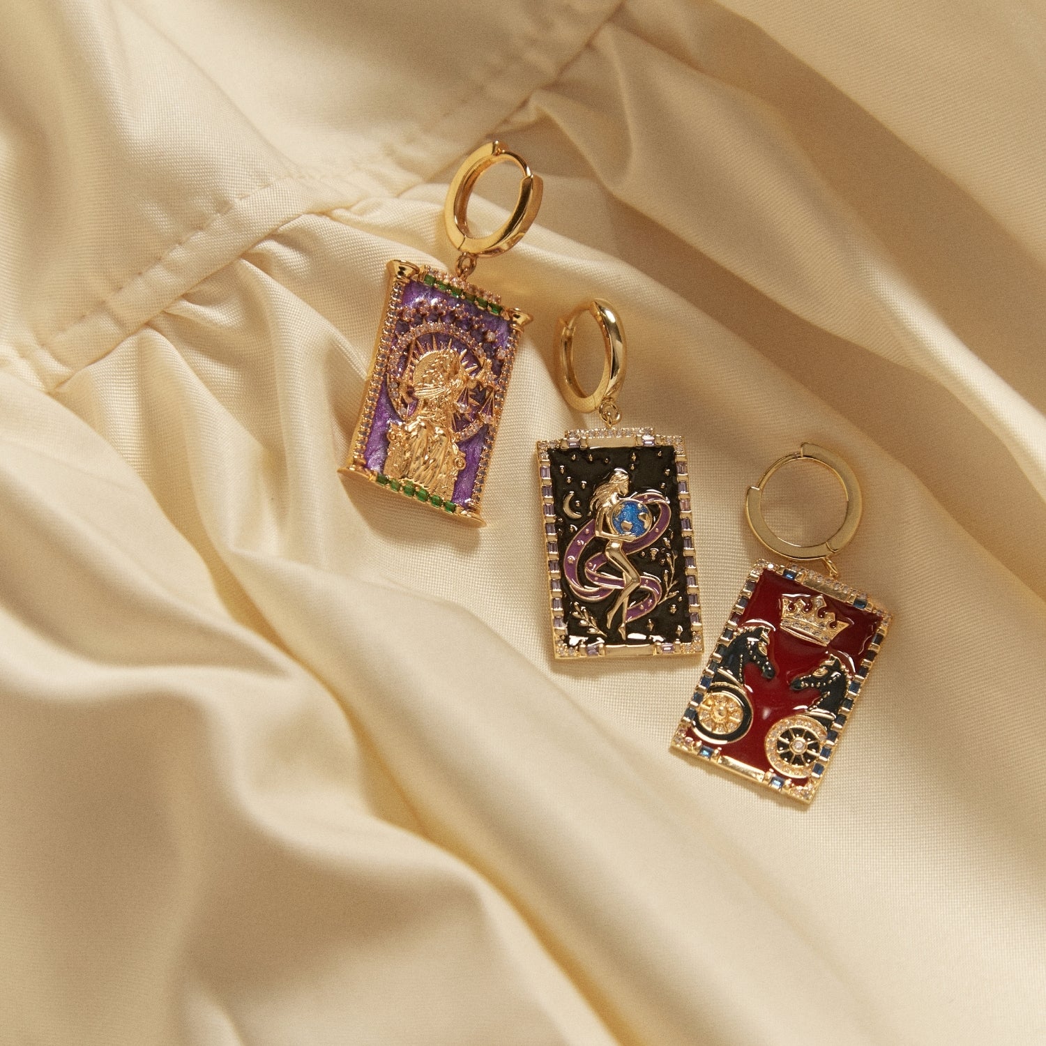 PENDIENTE PIERCING ARO TAROT EL MUNDO