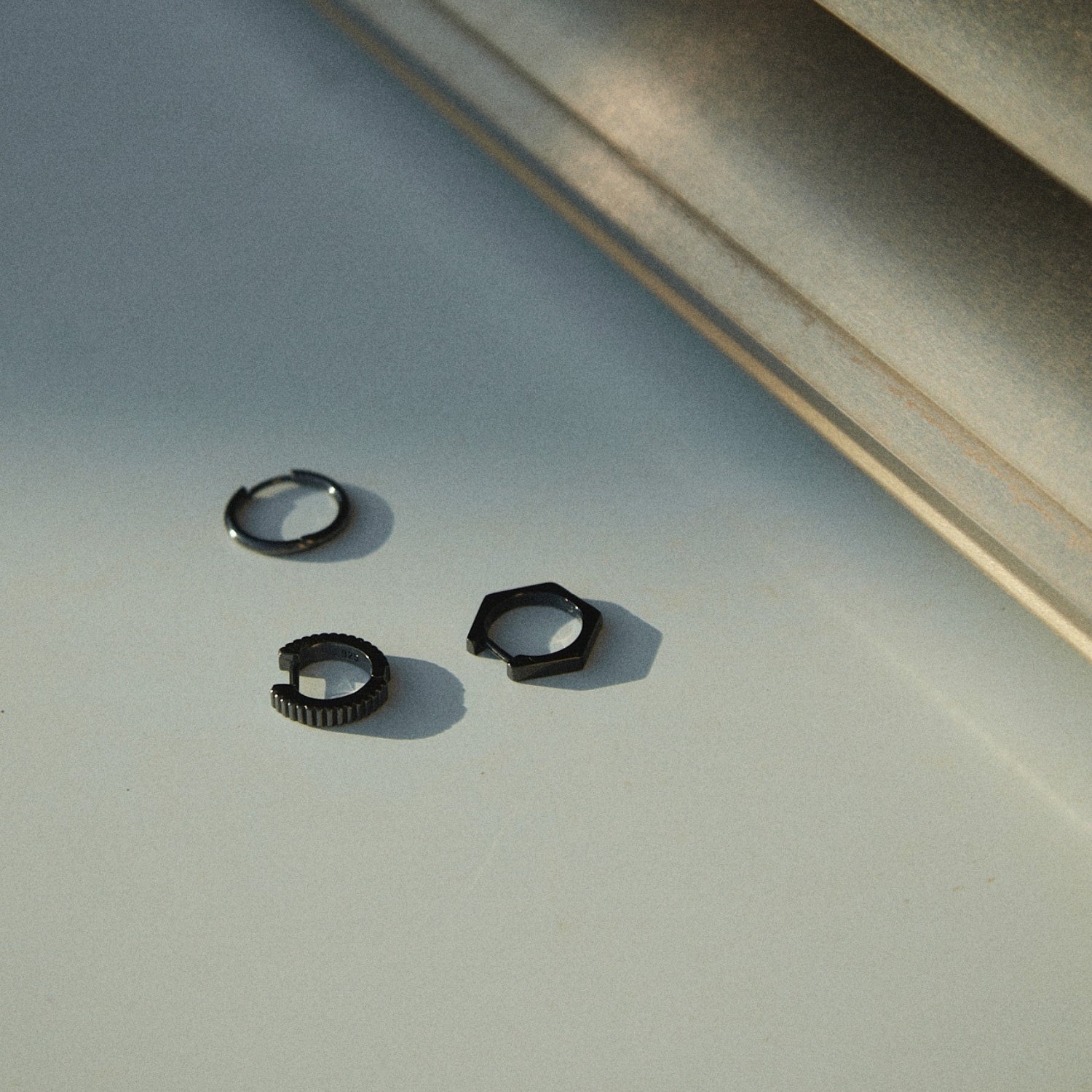 RUTHENIUM KAOS EINZELNER OHRRING